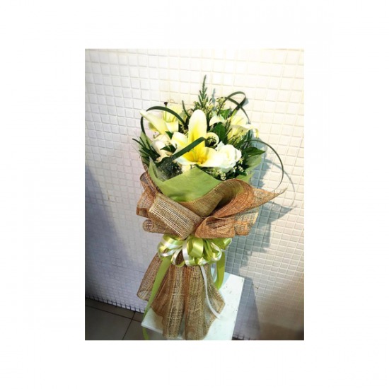 รับจัดช่อดอกไม้สด - ลิลลี่ รับจัดช่อดอกไม้  ช่อกุหลาบ  ช่อลิลลี่  ร้านดอกไม้ 