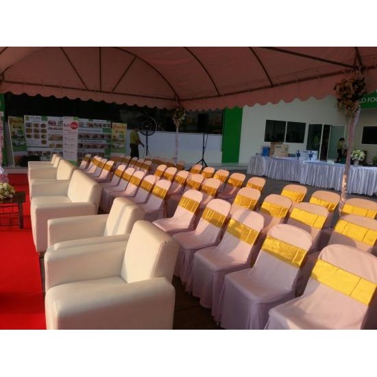 ให้เช่าชุดเก้าอี้โซฟาจัดงาน เก้าอีสีขาวจัดงาน  เก้าอี้รามอินทรา  ให้เช่าเก้าอี้จัดงาน 