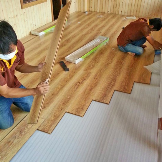 ไม้ปูพื้นลามิเนต ไม้ปูพื้นลามิเนต  ไม้พื้นลามิเนต  รับปูพื้นลามิเนต  ไม้ลามิเนต  พื้นไม้ลามิเนต  vinyl floor  รับปูกระเบื้องยาง  กระเบื้องยาง  laminate flooring 