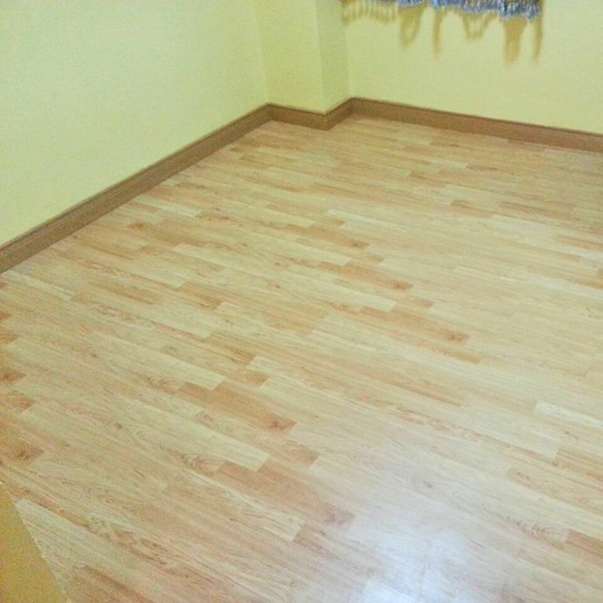 ไม้ปูพื้นลามิเนต ไม้ปูพื้นลามิเนต  ไม้พื้นลามิเนต  รับปูพื้นลามิเนต  ไม้ลามิเนต  พื้นไม้ลามิเนต  vinyl floor  รับปูกระเบื้องยาง  กระเบื้องยางปูพื้น  กระเบื้องยาง  laminate flooring 