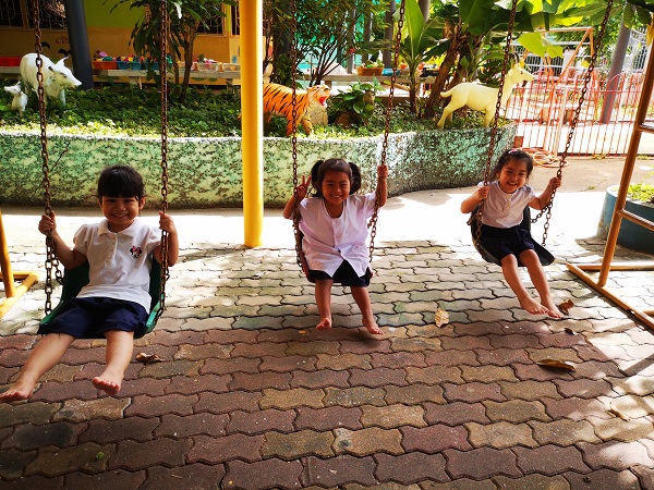 กิจกรรมกลางแจ้งโรงเรียนกุมุทมาส